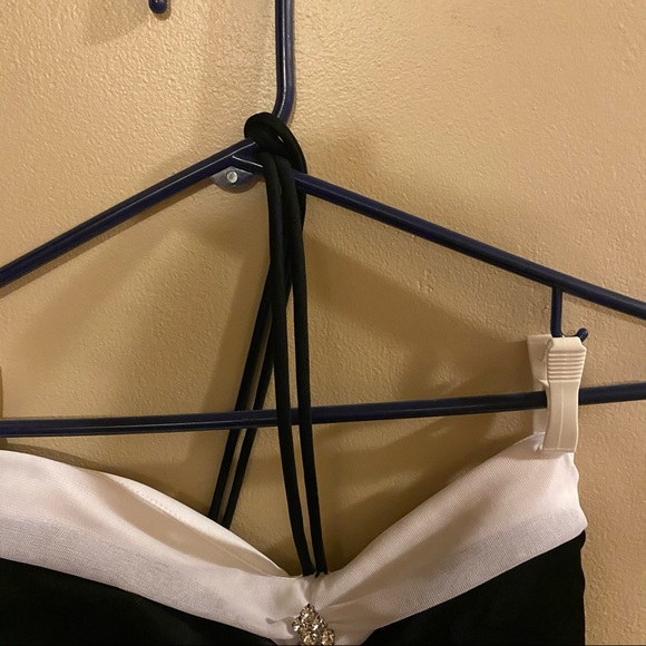 Great For Prom & Wedding Seaon!  Made in Canada- Jessica Petite Gown - Picture 4 of 9